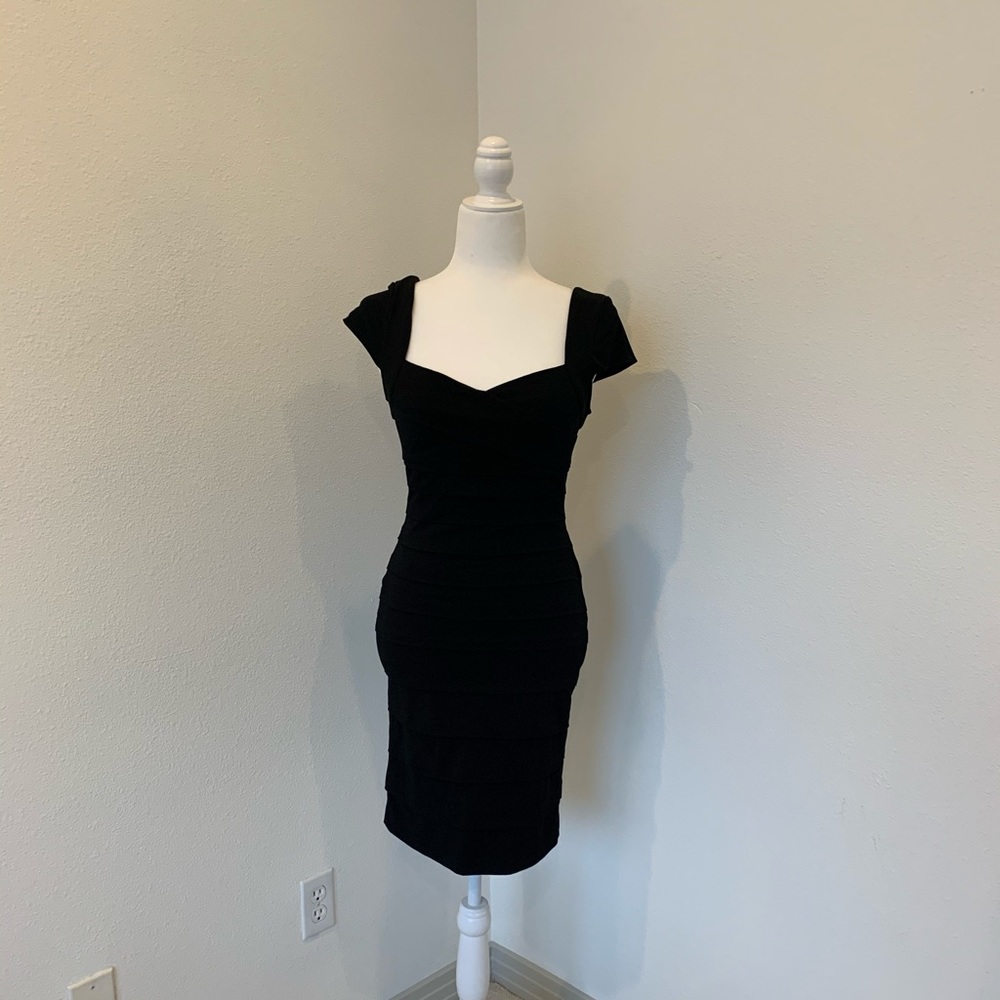 WHBM Instantly Slimming Dress - Size 4